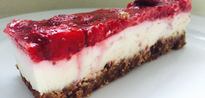 Sanjska mascarpone torta z jagodami