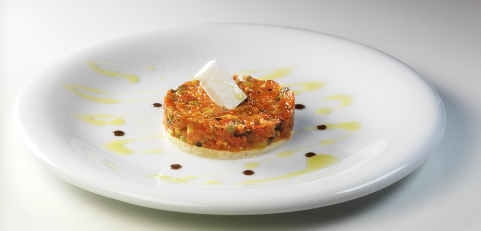 Tartar iz fine paradižnikove pulpe