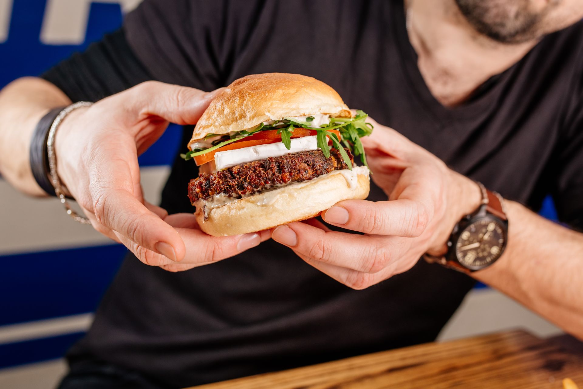 Hood burger tudi z burgerji za vegetarijance
