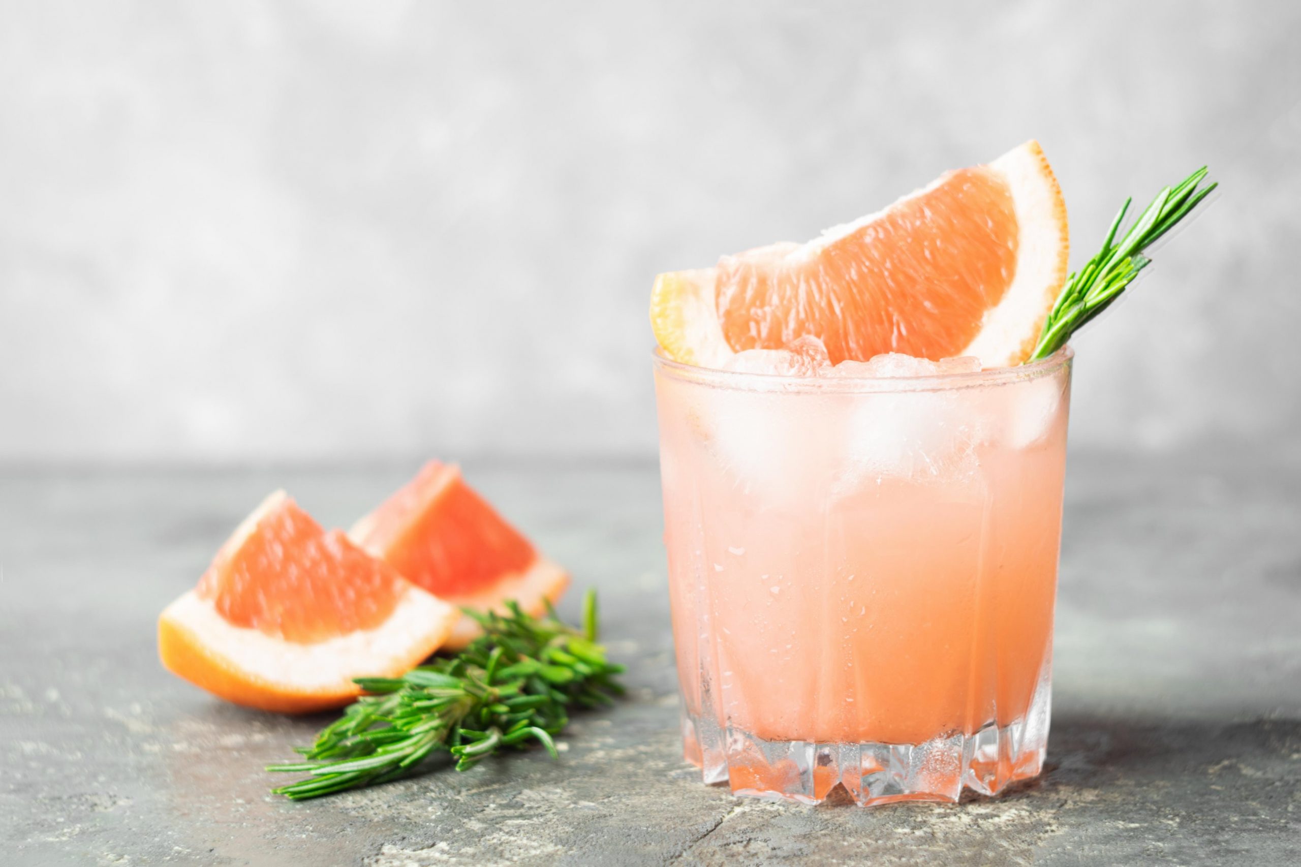 “Limonada” z grenivko in rožmarinom