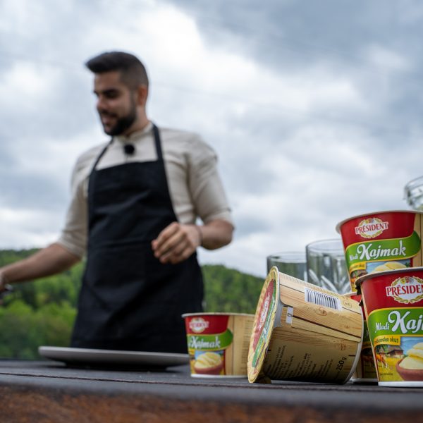 Masterchef Žan Milosavljevič predstavlja recept za ljubljansko pleskavico