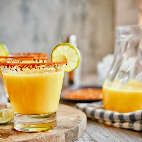 Mango margarita s čilijem in limeto